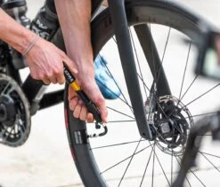 Lezyne Minipumpe CNC Pocket Drive Schwarz-glänzend 13 Lezyne Minipumpe CNC Pocket Drive Schwarz-glänzend -e-bikes4you 452000067 04