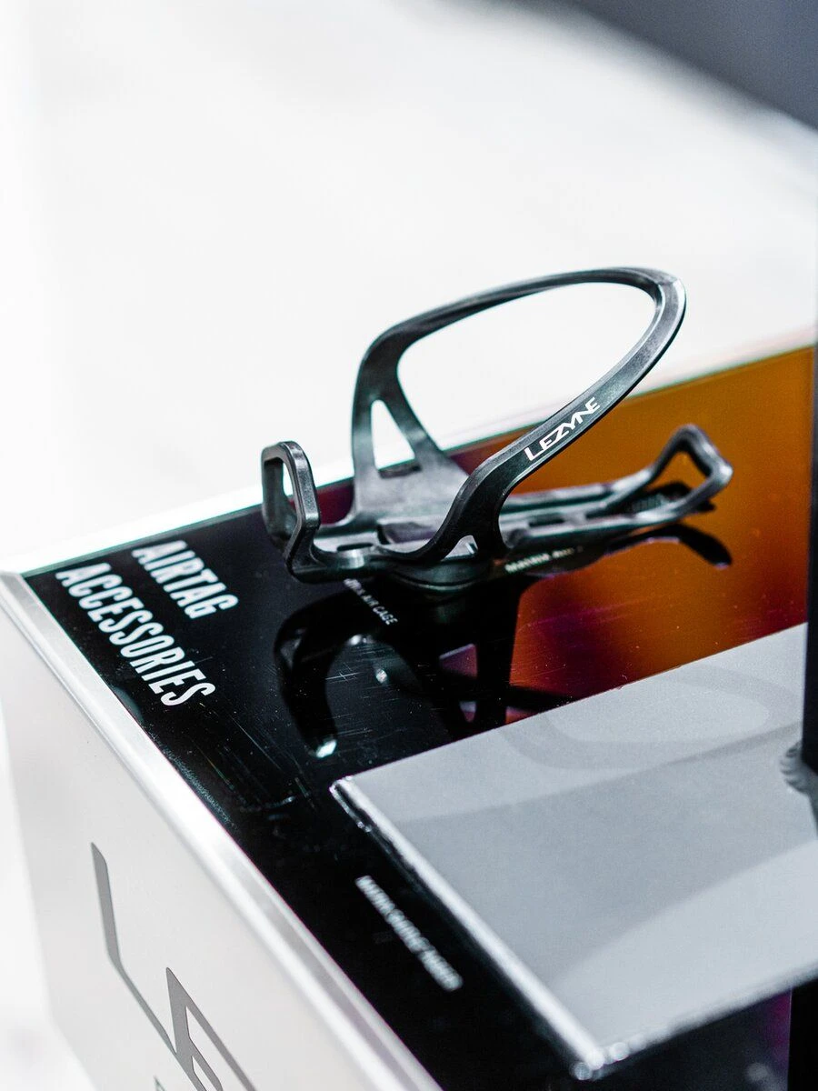 Lezyne Wasserflaschenhalter Matrix Air Cage Schwarz 2 Lezyne Wasserflaschenhalter Matrix Air Cage Schwarz – Bild 2