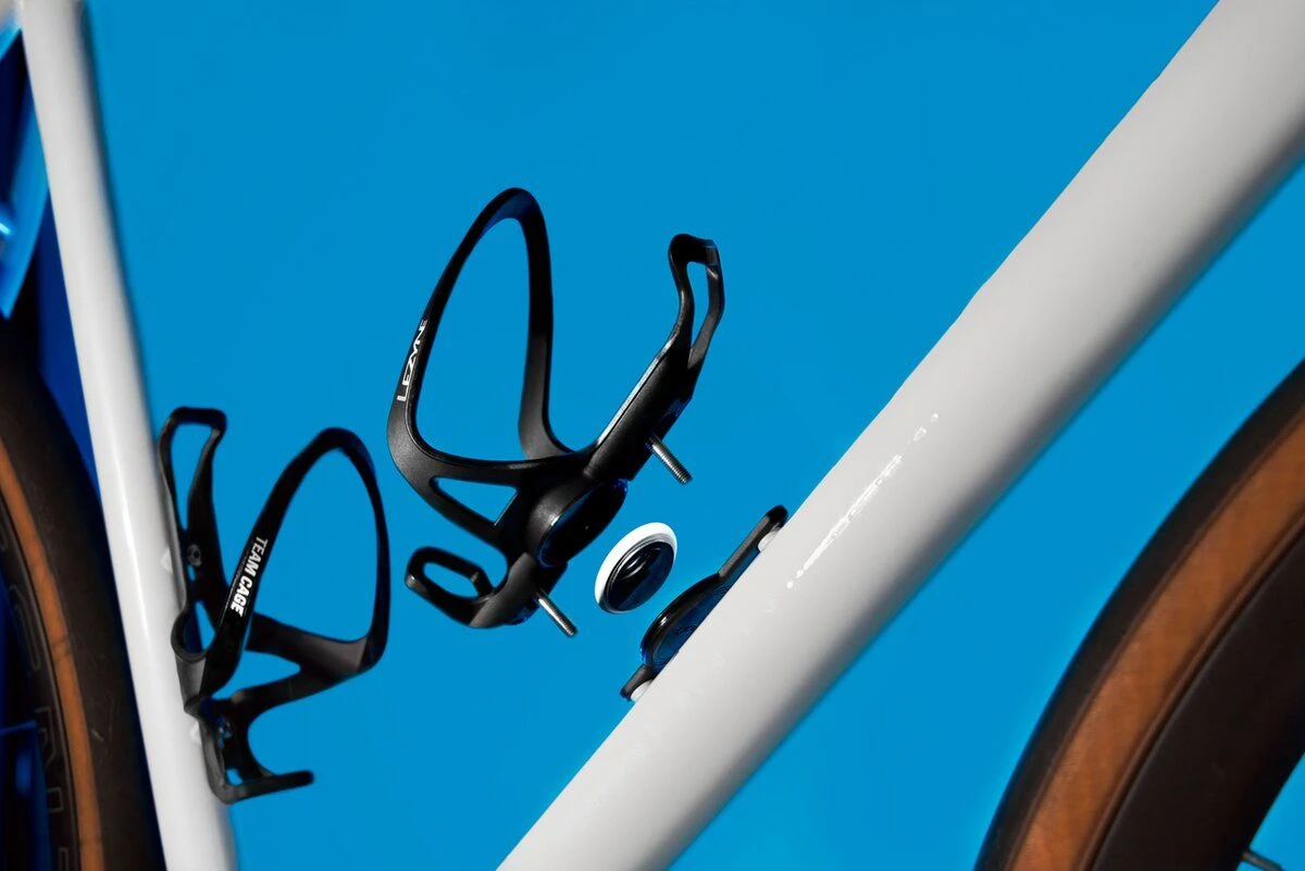 Lezyne Wasserflaschenhalter Matrix Air Cage Schwarz 3 Lezyne Wasserflaschenhalter Matrix Air Cage Schwarz – Bild 3