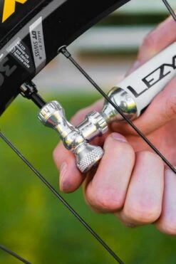 Lezyne CO2 Pumpenkopf Control Drive CNC Schwarz-glänzend -e-bikes4you 457000015 04