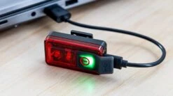 VDO EcoLight M90 Set USB Akku-Lichtset Mit Bremslichtautomatik 21 VDO EcoLight M90 Set USB Akku-Lichtset Mit Bremslichtautomatik -e-bikes4you vdo red plus aufladen